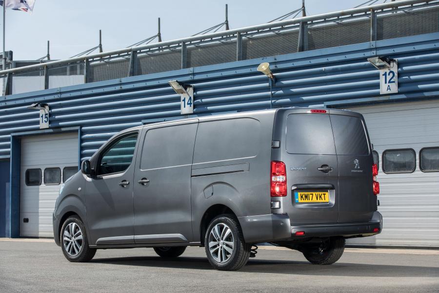  Peugeot Expert Long 2017 года  (UK) (фото 3 из 8)
